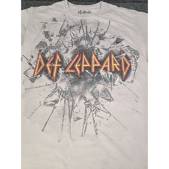 Def Leppard T-Shirt Men's M Short Sleeve Back By Popular Demand World Tour 2017 - Picture 2 of 7